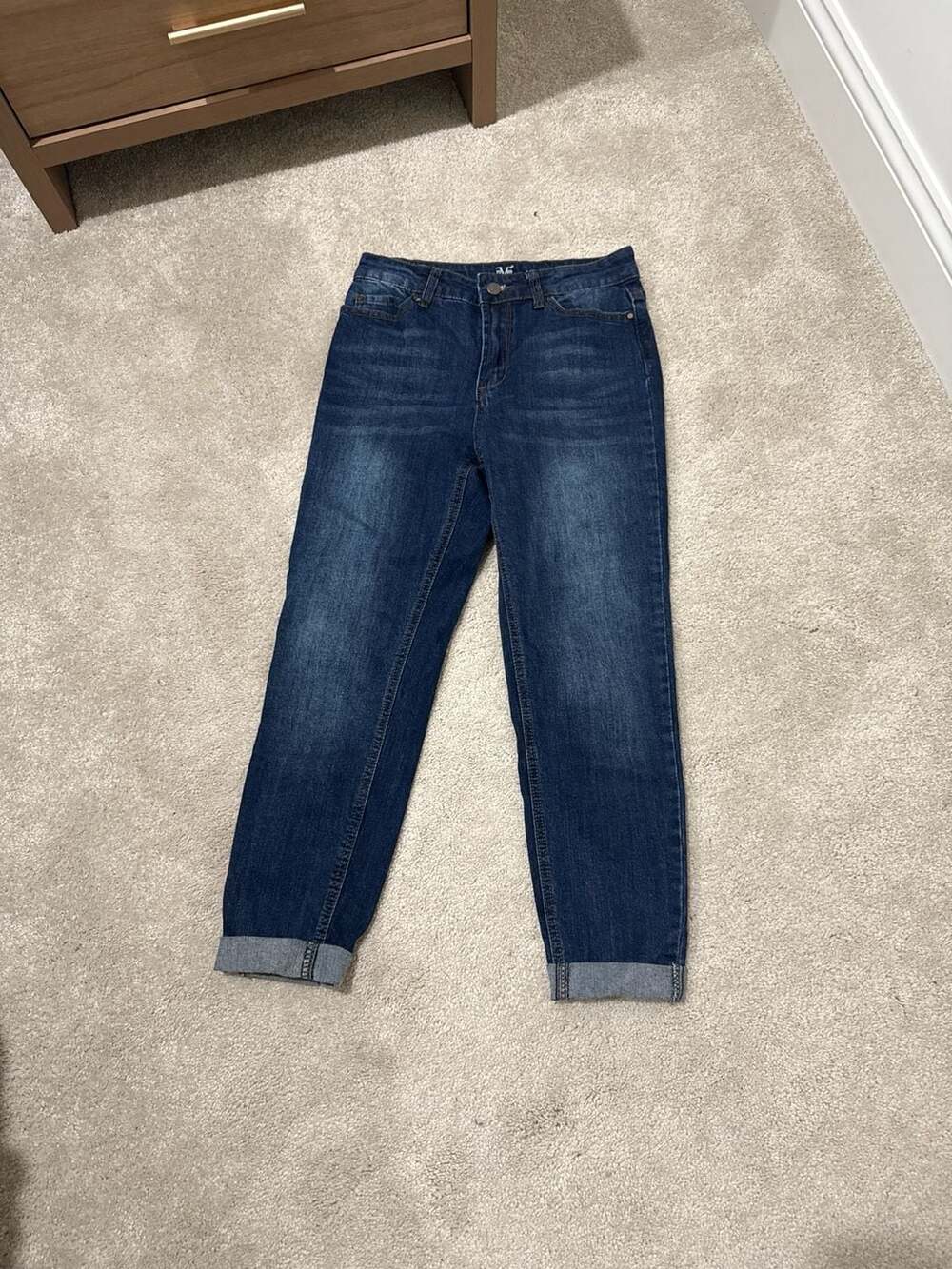 V 19-69 Italia Dark Wash Cuffed Denim Jeans Size 26/2